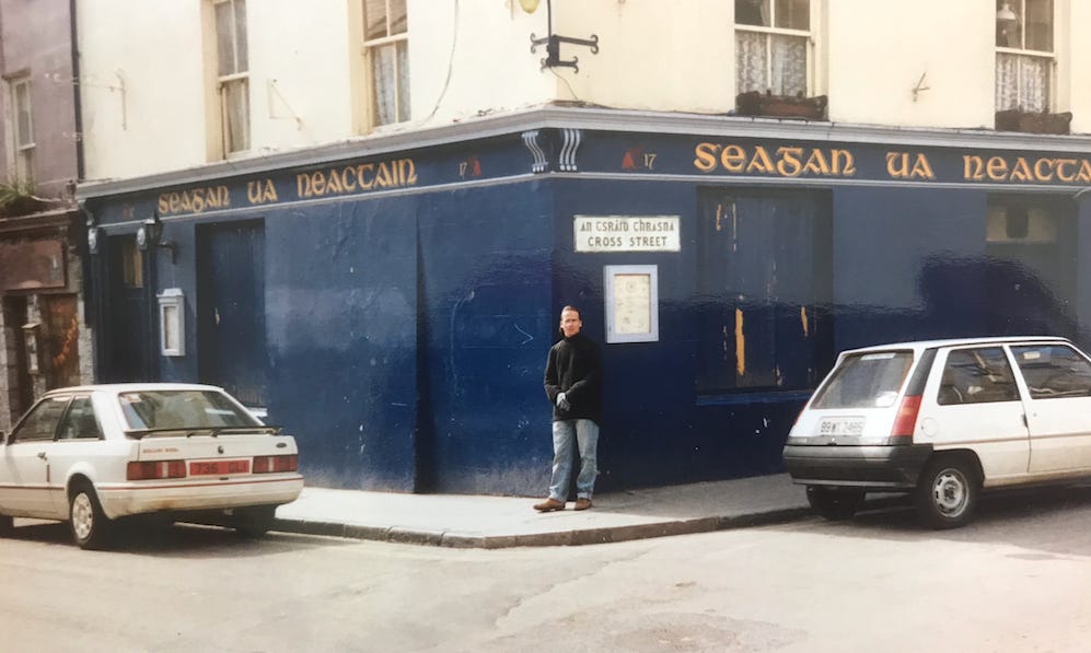 Faux Jean in front of Tigh Neachtain's pub in Galway Ireland, 1990