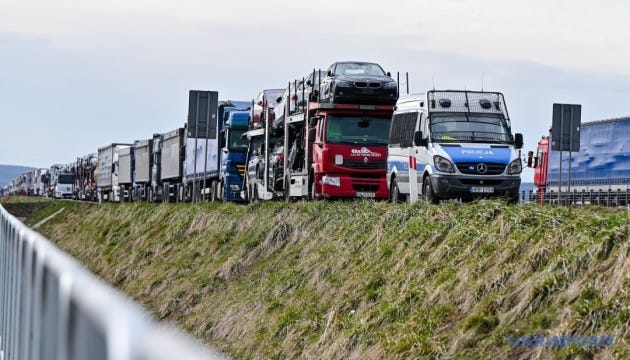 Блокування кордону: у пункті пропуску «Рава-Руська» черга з 350 вантажівок