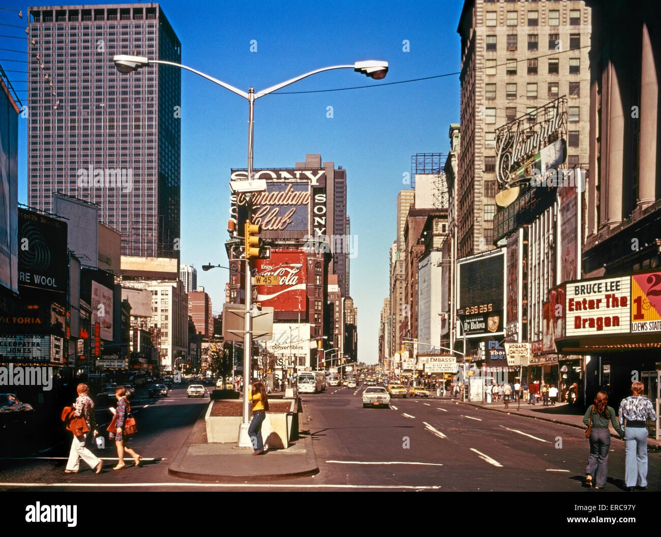 Time square 1970s hi-res stock photography and images - Alamy