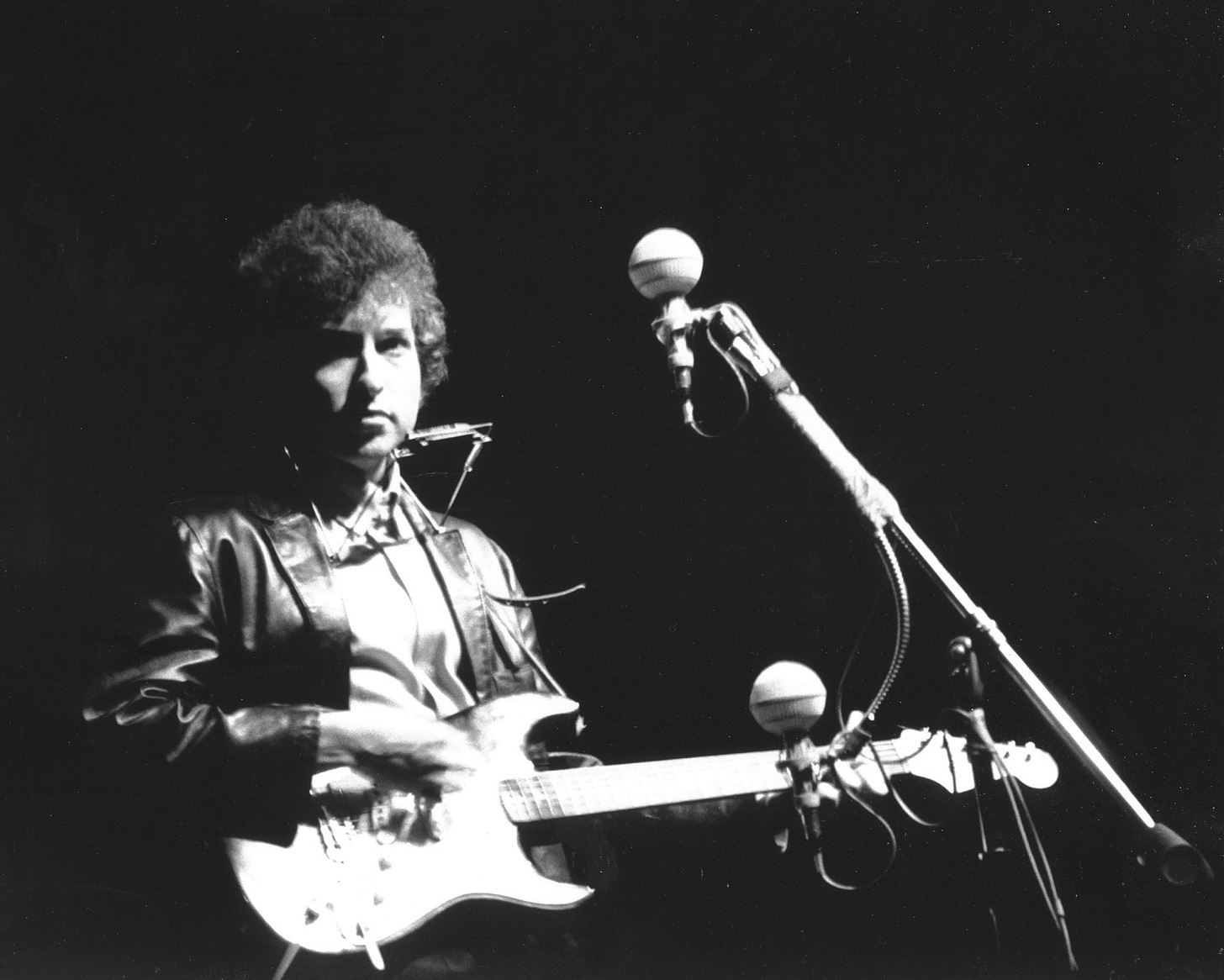 July 25, 1965: Dylan Goes Electric at the Newport Folk Festival. | Bob ...