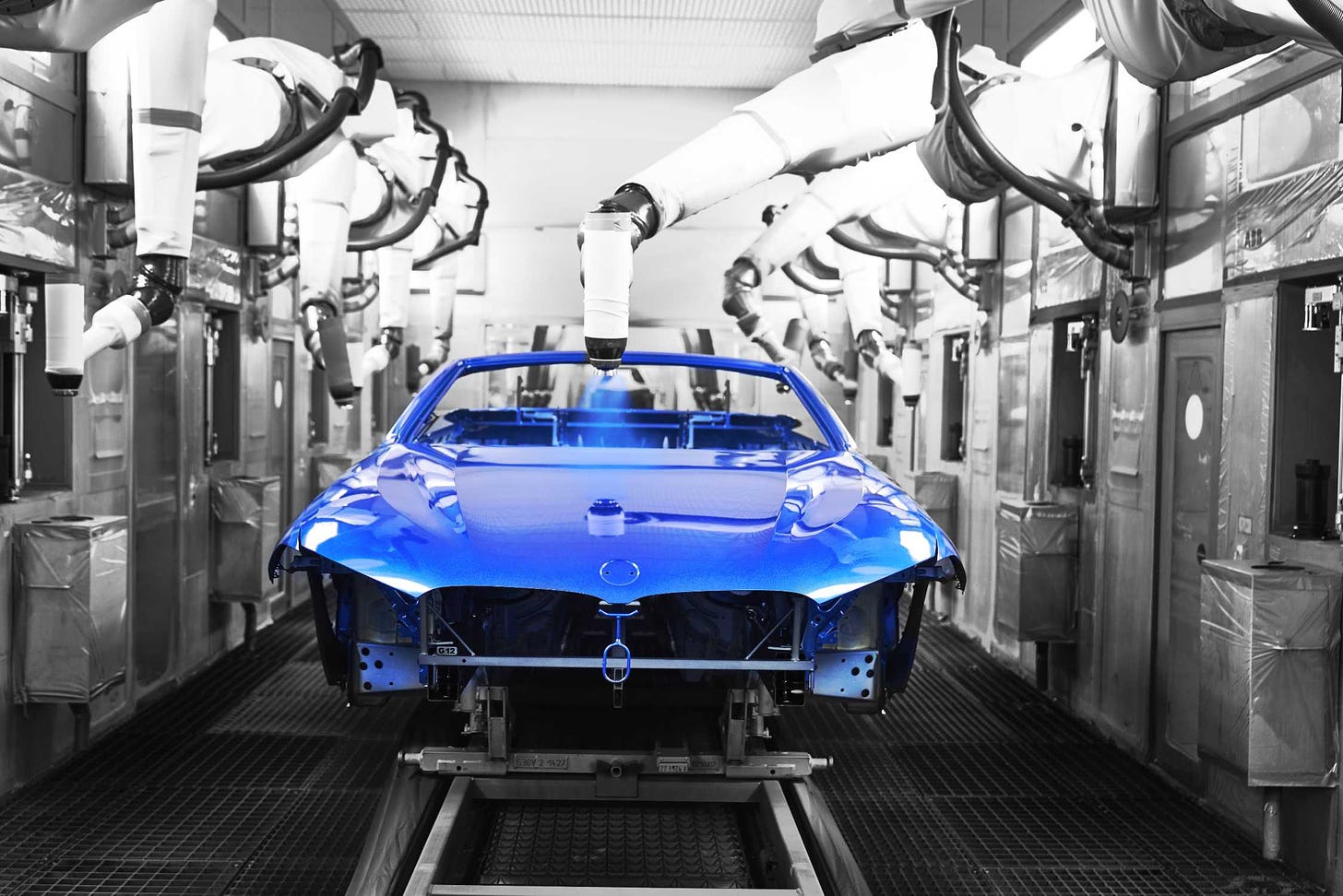 The new BMW 8 Series Convertible in the paint shop at BMW Group Plant  Dingolfing. (11/2018)