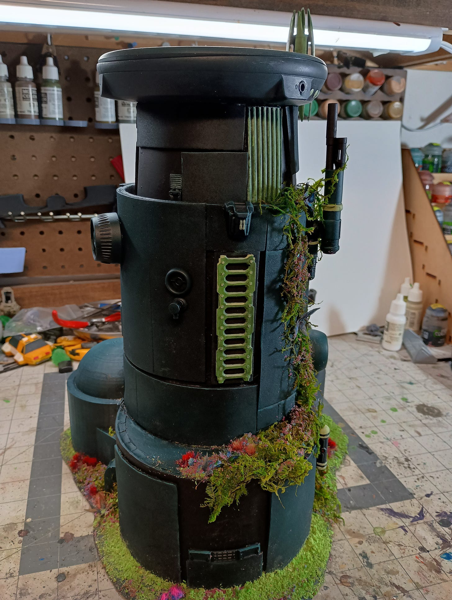 A scratch built sci-fi futuristic tower for miniature wargaming