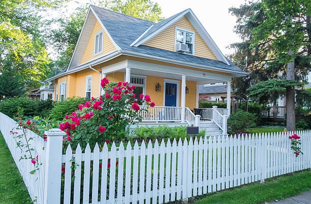 35,500+ House With White Fence Stock Photos, Pictures ...