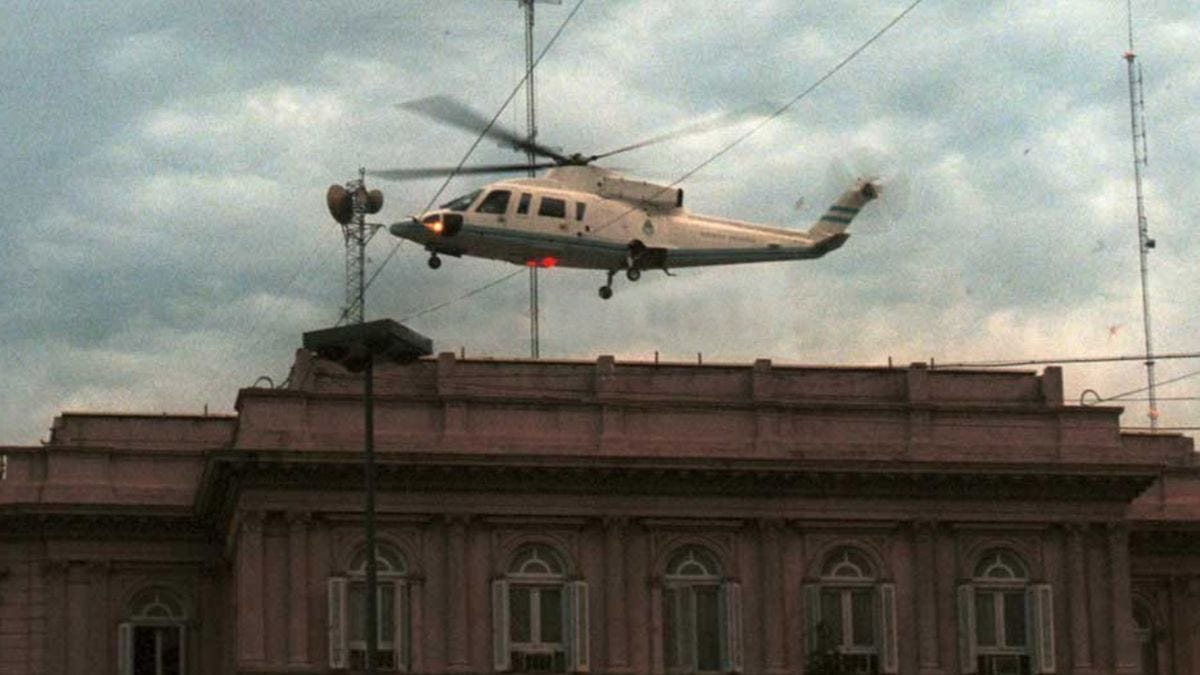 El día que De la Rúa renunció y dejó la Casa Rosada en helicóptero
