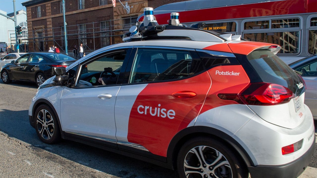 05 November 2019, US, San Francisco: A robot car of the General Motors subsidiary Cruise is on a test drive. (Photo by Andrej Sokolow/picture alliance via Getty Images)