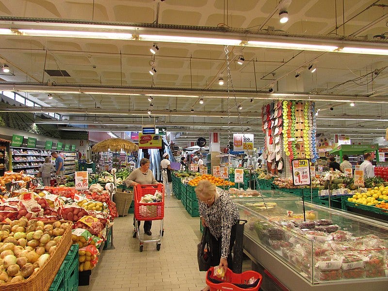 File:11-05-2017 Inside Continente supermarket, Albufeira (3).JPG