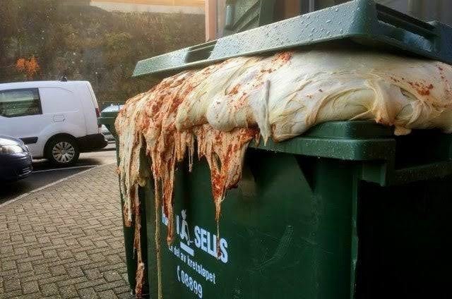 r/doughrisedisasters - Pizza place throws out dough