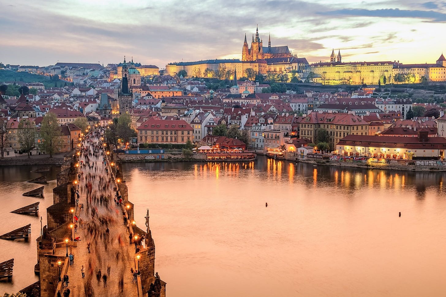 Charles Bridge: The Jewel of Prague | Gray Line World Wide