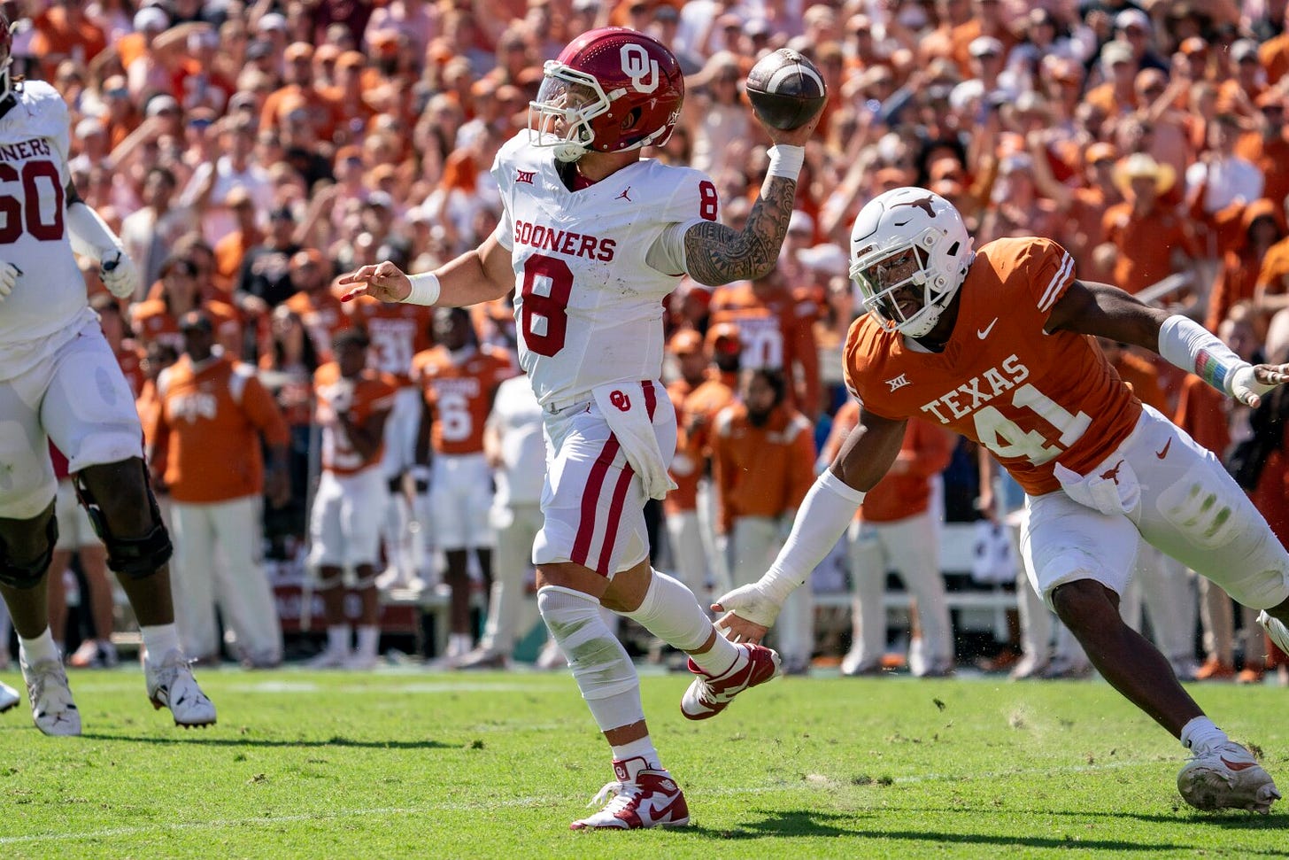 Boomer Sooner: Gabriel tosses late TD pass as No. 12 Oklahoma beats No. 3  Texas in Red River rivalry | AP News