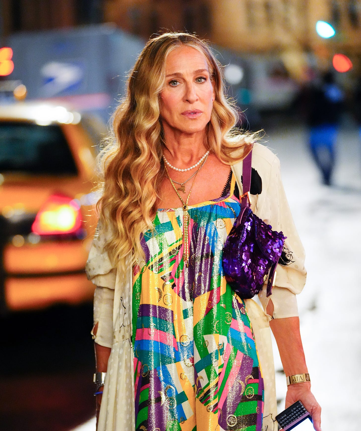 Carrie's Look Has Evolved Now She's In Her Fifties—But She's Still Carrying  the Fendi Baguette | Vogue