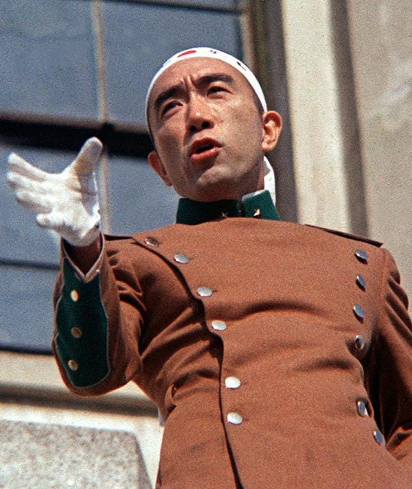 Yukio Mishima before GSDF headquarters, November 25, 1970