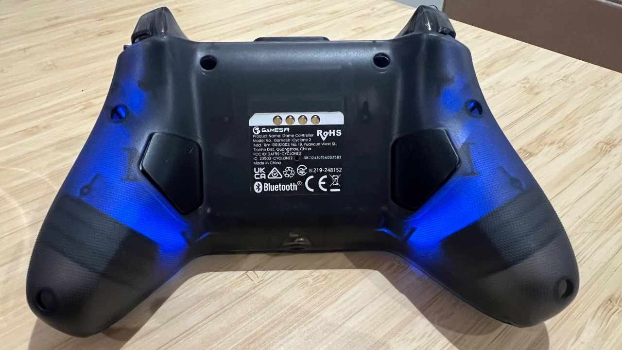 Back of the GameSir Cyclone 2