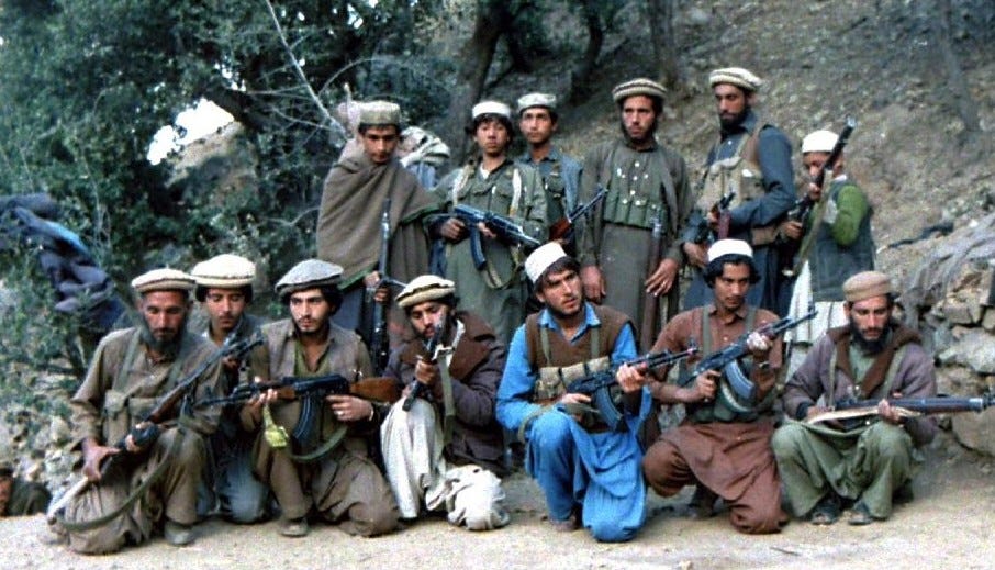 Yhdysvallat tukivat Afganistanissa islamilaisia mujahideeneja 1979-1989 Neuvostoliiton miehityksen aikana. 