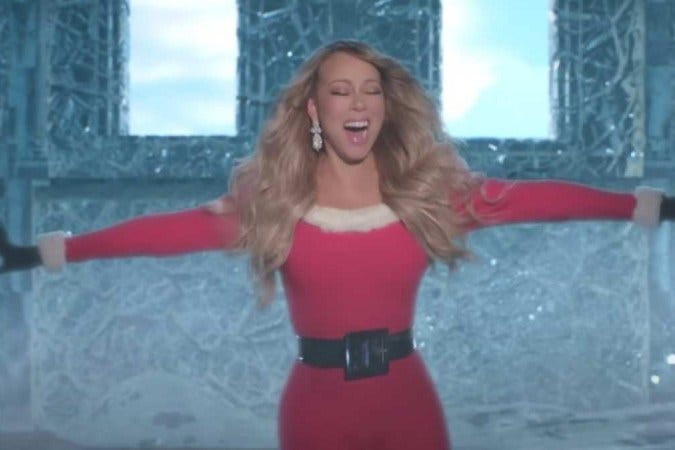 Mariah Carey é 'descongelada' em vídeo que dá boas-vindas ao Natal