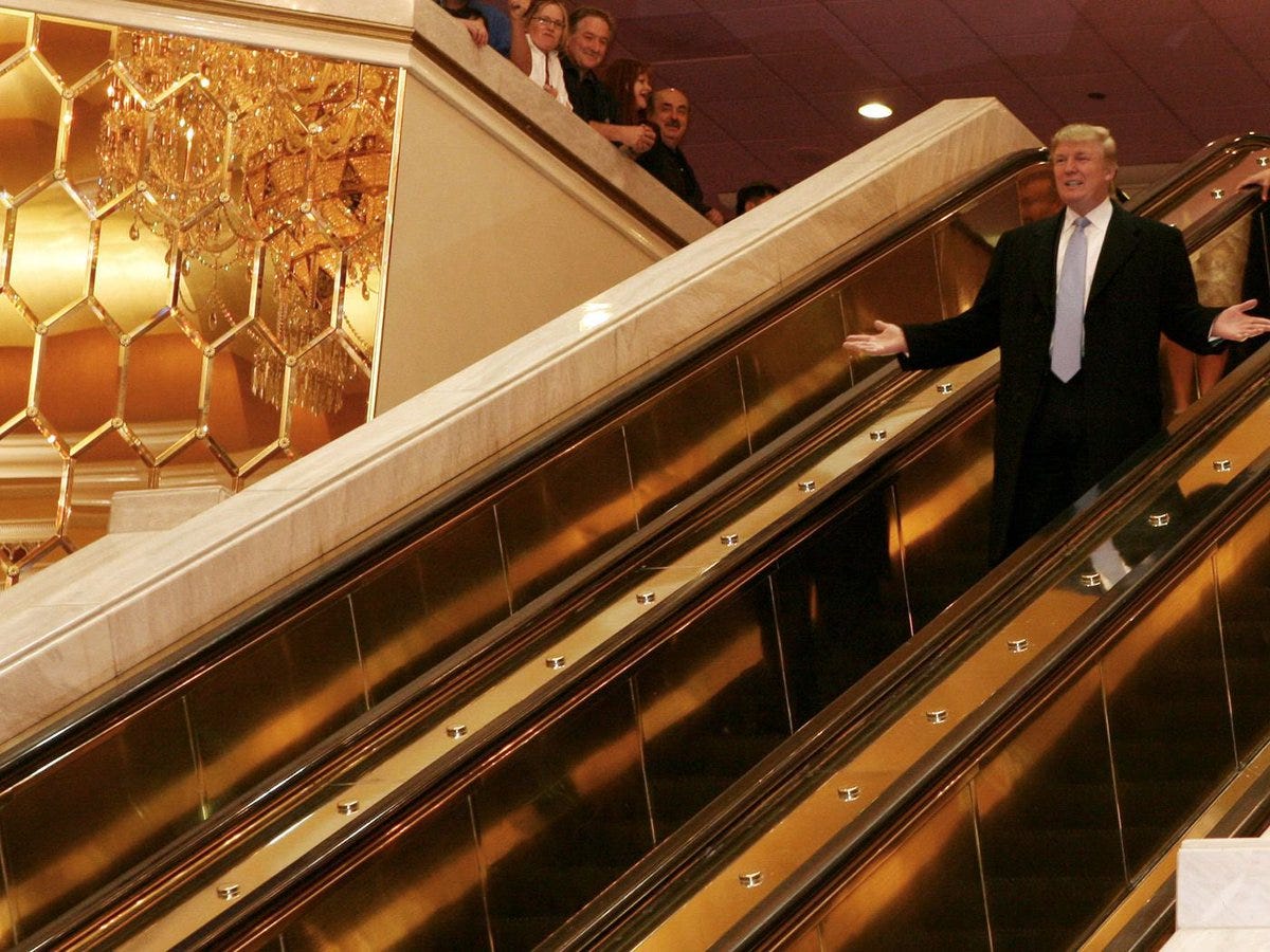 Stuart Watson 🇺🇦 on X: "Trump. The Golden Escalator. Going down.  https://t.co/6VudEgaNPM" / X