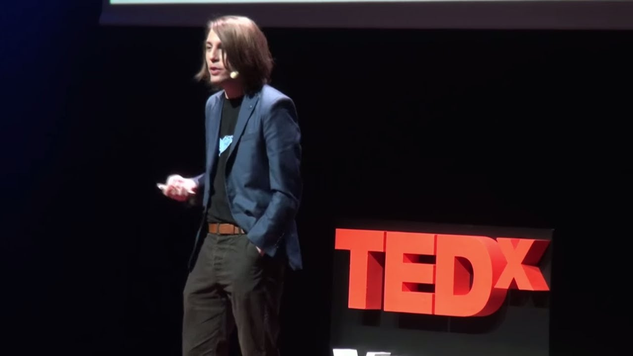 Juan Soto Ivars: Poscensura: la nueva censura propia de la red social | TED  Talk