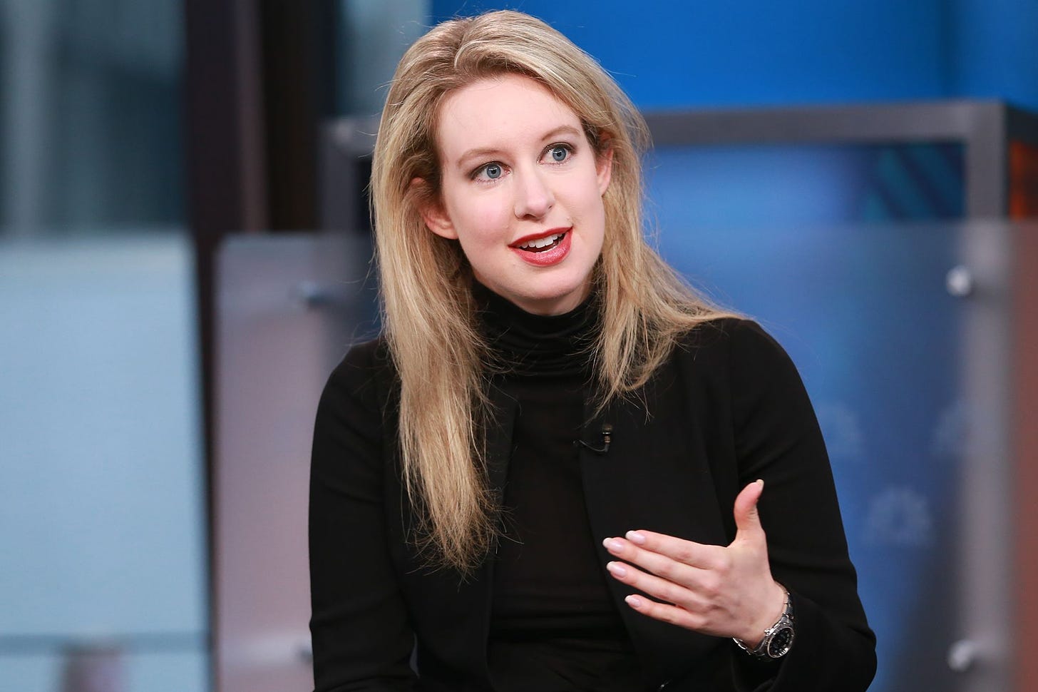 https://media.cnn.com/api/v1/images/stellar/prod/211216134421-file-restricted-elizabeth-holmes-2015.jpg?q=h_1333,w_2000,x_0,y_0