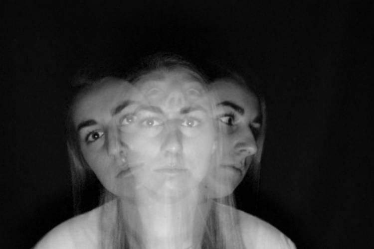 Femme schizophrène Femme schizophrène