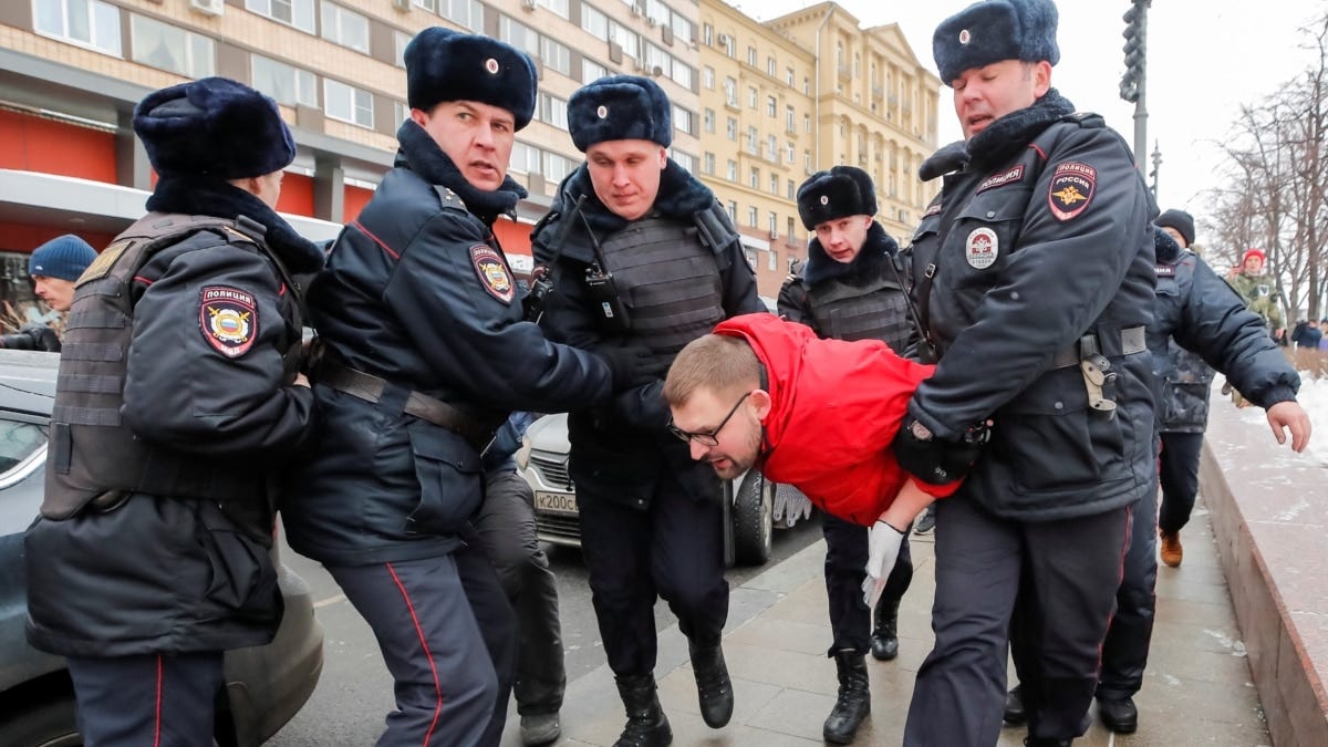 New Report Documents 'Ever-Increasing Array Of Laws' Used In Russian  Political Repression