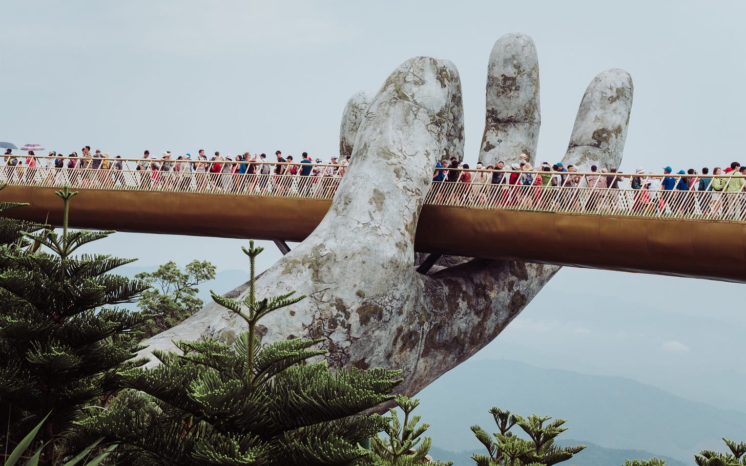 Golden Bridge em Da Nang, Vietnã. Foto: Unsplash.