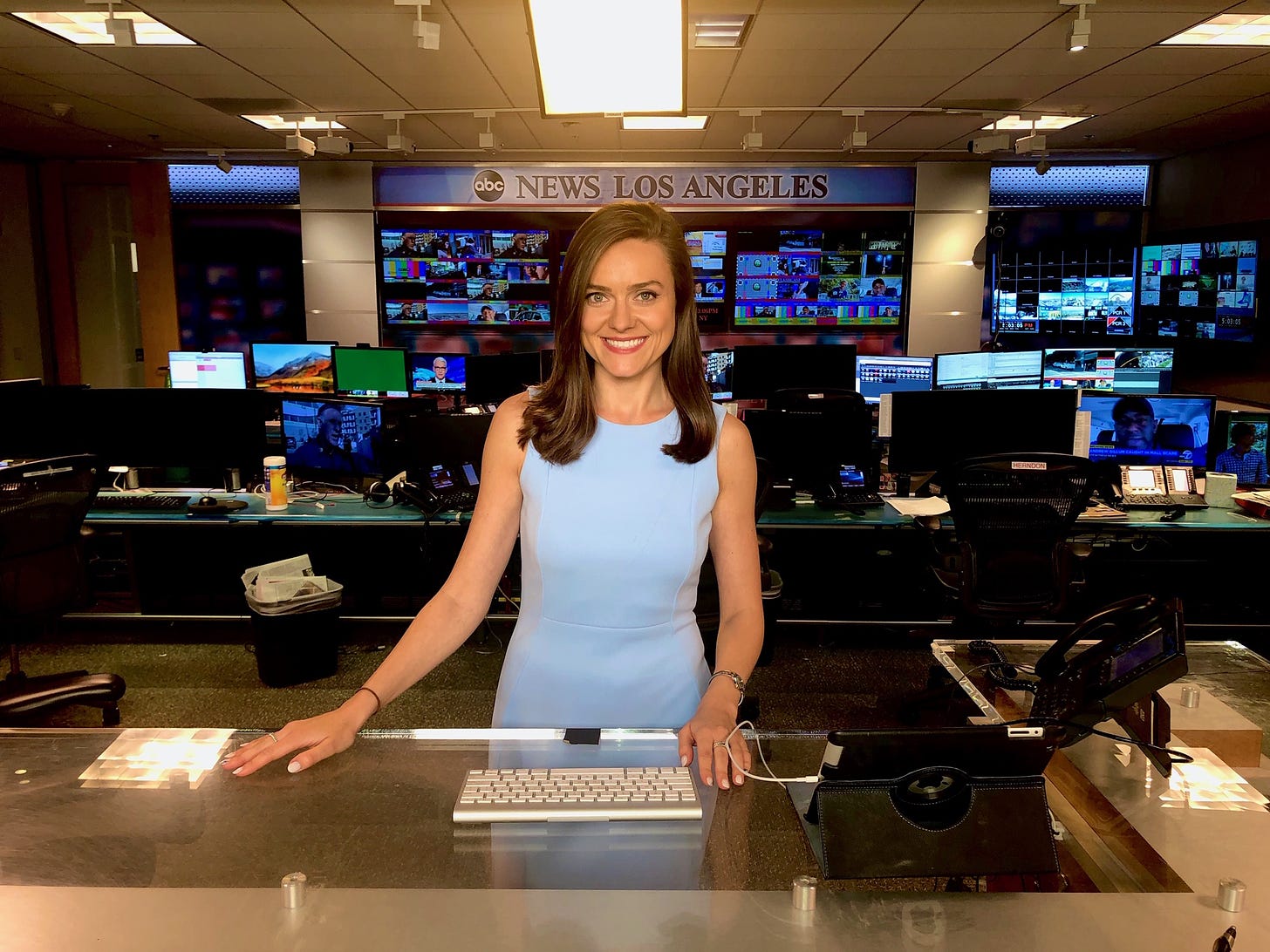 File:TV News reporter Natalie Brunell at the ABC Los Angles anchor desk.jpg  - Wikimedia Commons