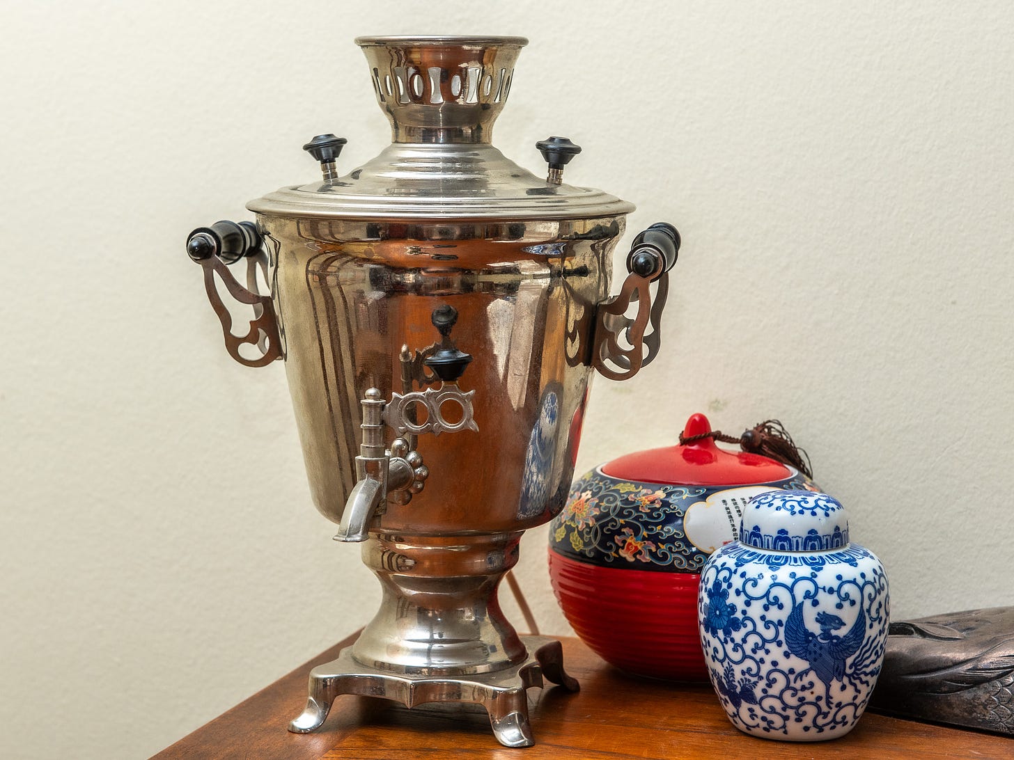 ID: Soviet era electric tea samovar