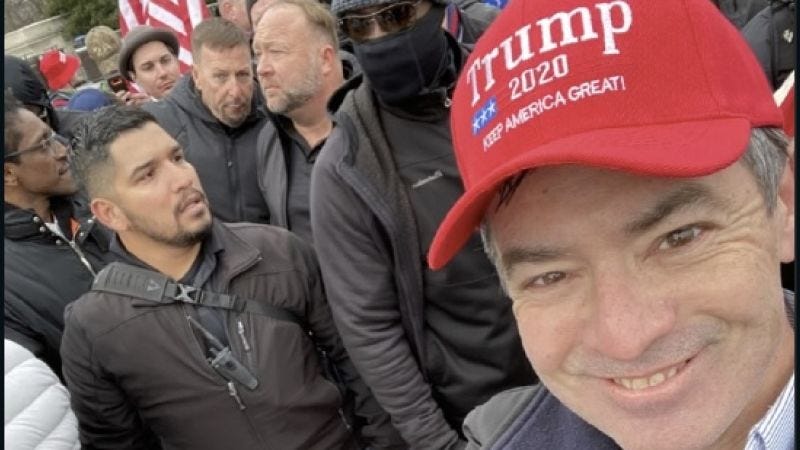 New selfie shows Kenneth Chesebro posing with Alex Jones at January 6  Capitol riot | CNN Politics