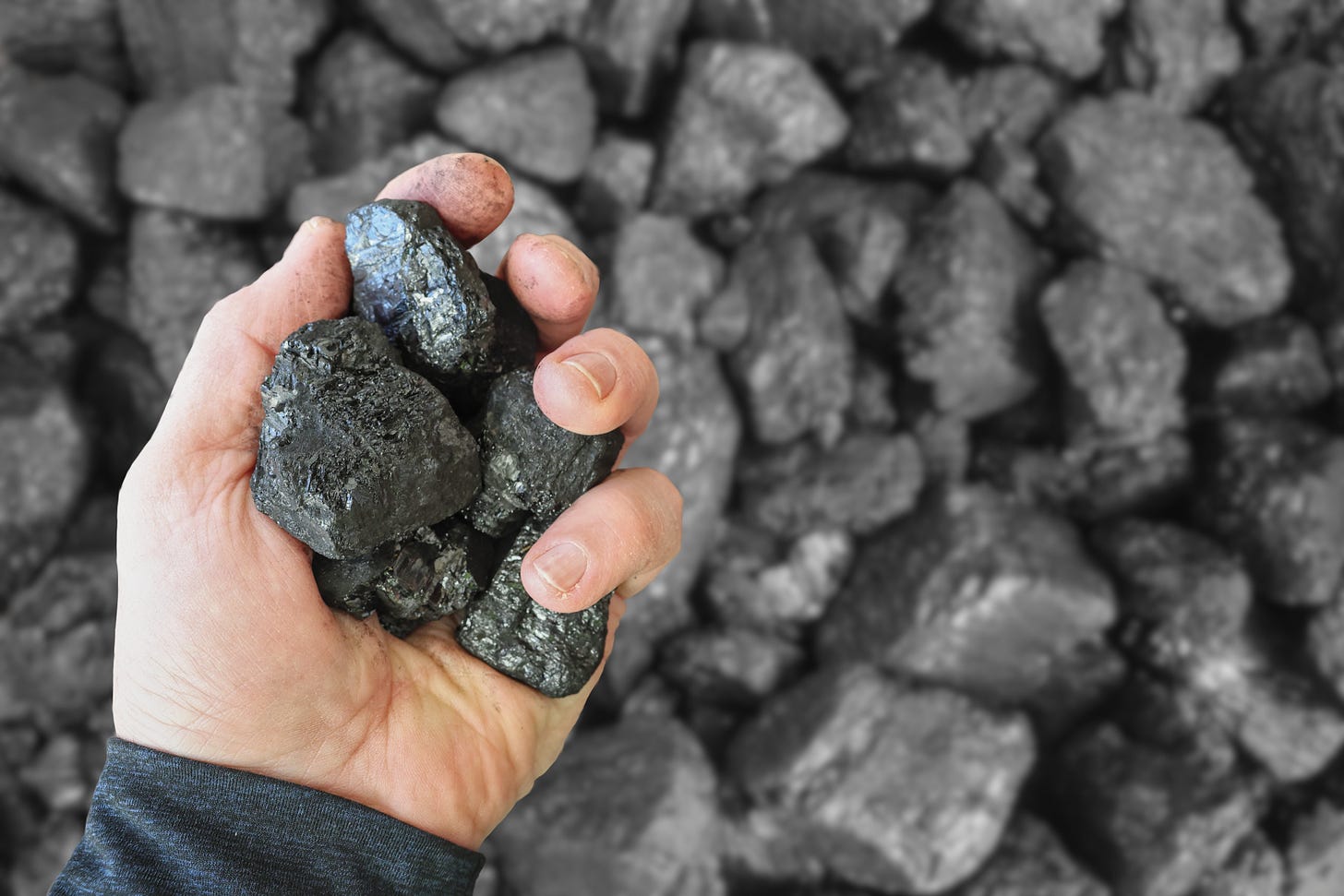 Coal-shutterstock_2488132467