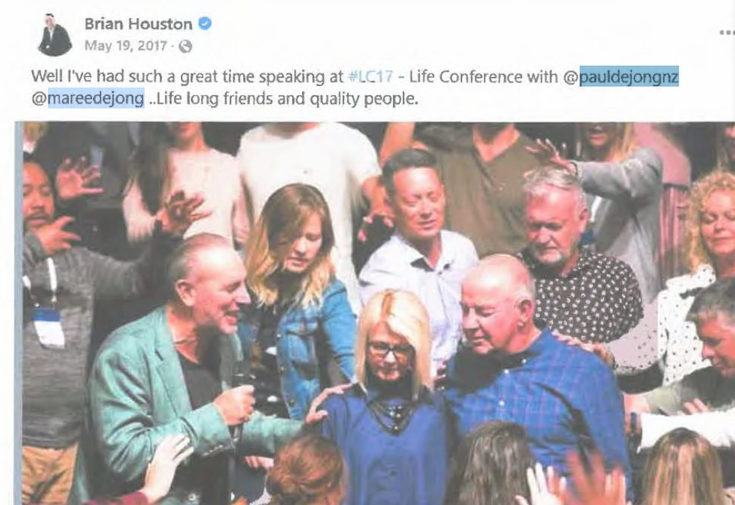 Brian Houston tweets a photo with the de Jong's saying they are lifelong friends