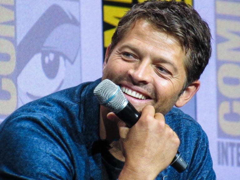 supernatural misha collins comic con little chair panel 2017 768x576-001