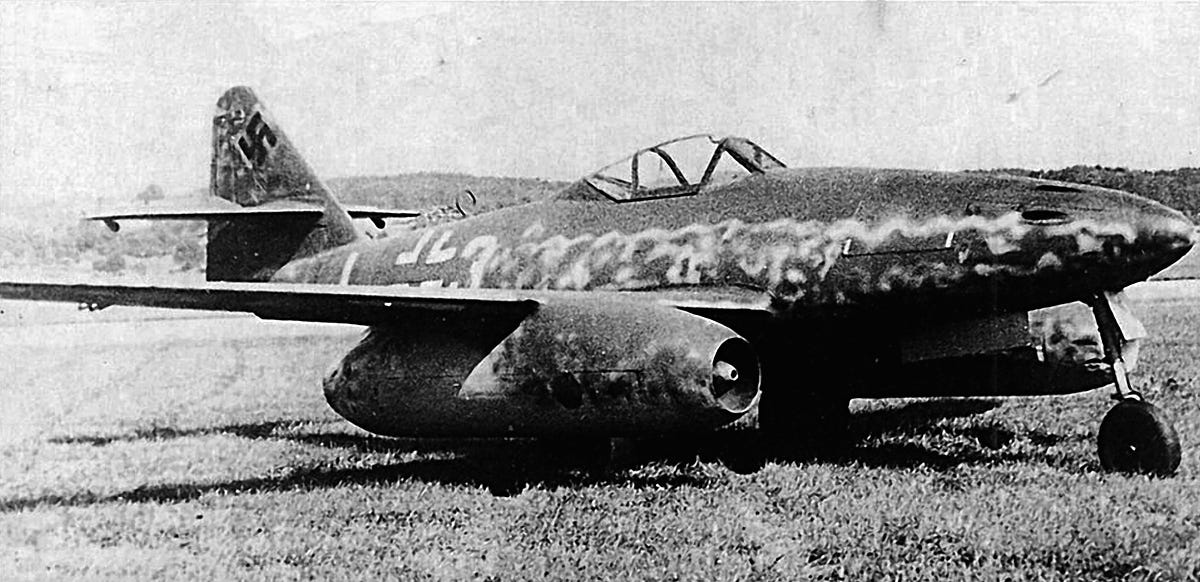 Asisbiz Messerschmitt Me 262A1aR1 7.JG7 (W3+I) Hans Guido Mutke WNr 500071  Zurich Dubendorf Germany Apr 25th 1945-04