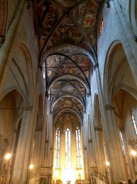 altissimo l'interno del Duomo di Arezzo
