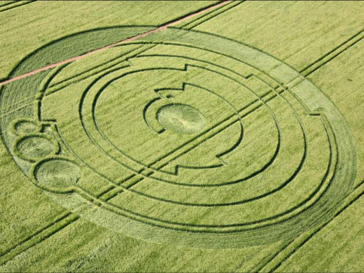 Crop circles blur science, paranormal in X-Files culture