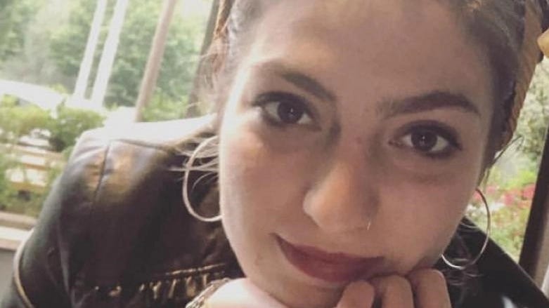 Ilaria Conti Gallenti morta a 28 anni a New York. Raccolta fondi per riportarla a Bologna
