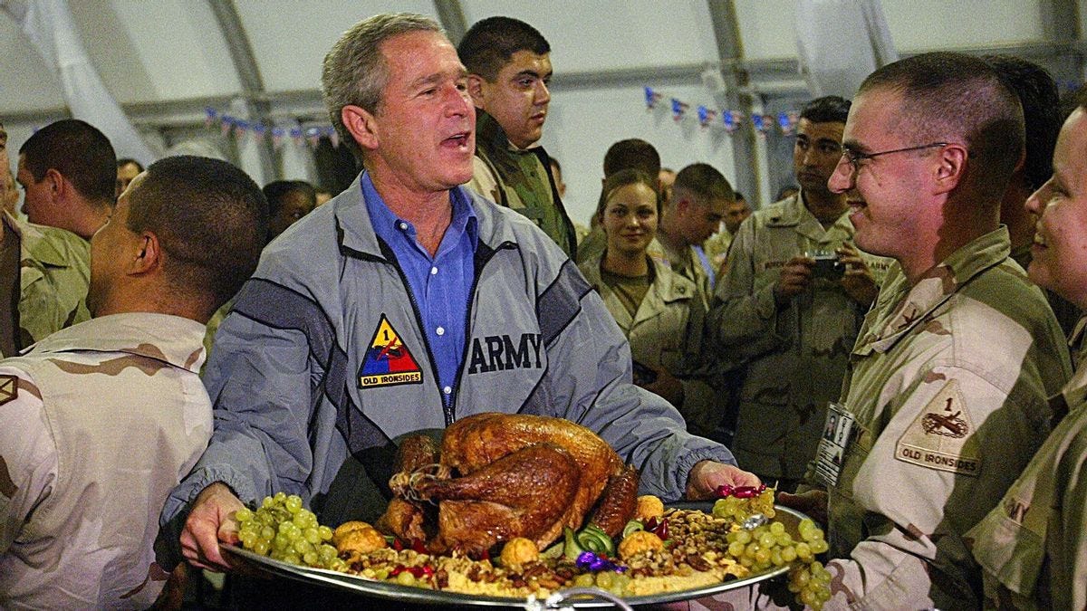 Did President Bush Pose with a Plastic Turkey? | Snopes.com Did President Bush Pose with a Plastic Turkey? | Snopes.com