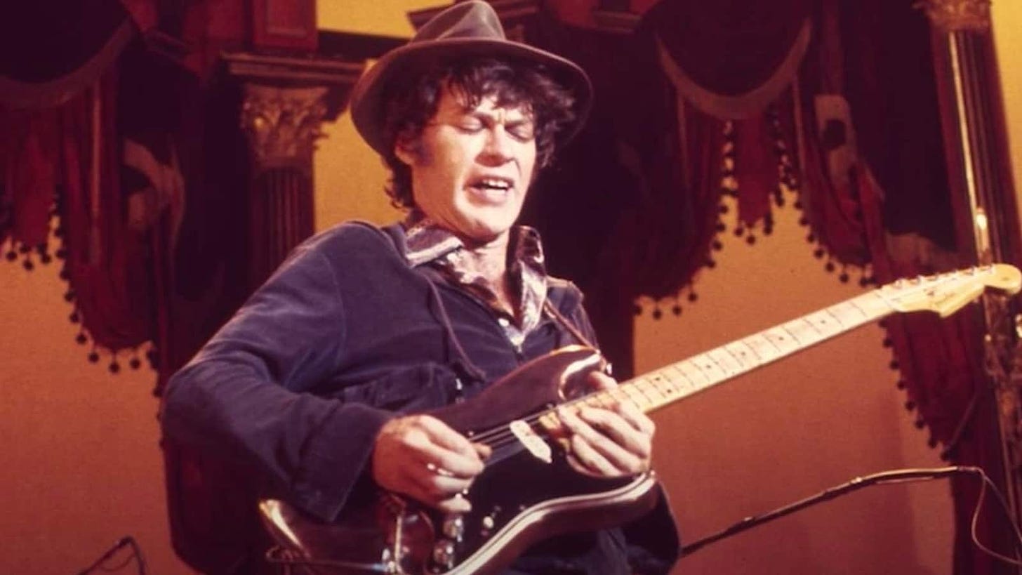 Robbie Robertson, lead guitarist and songwriter of The Band, dies at 80 |  World News - Hindustan Times
