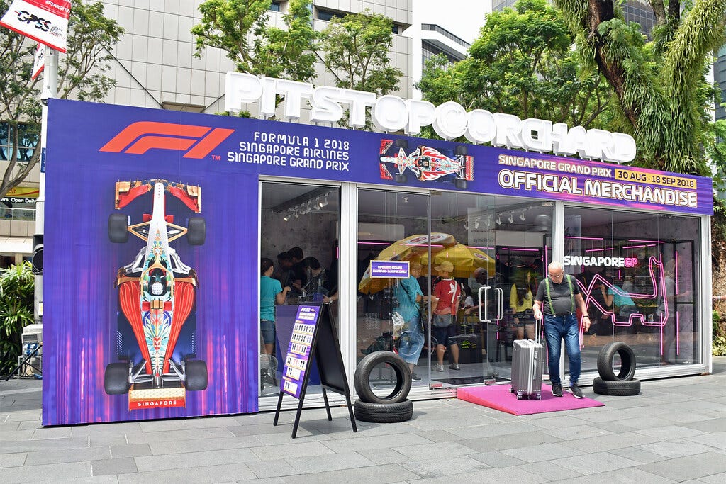 Pit Stop @ Orchard | Merchandise pop-up stall along the pede… | Flickr