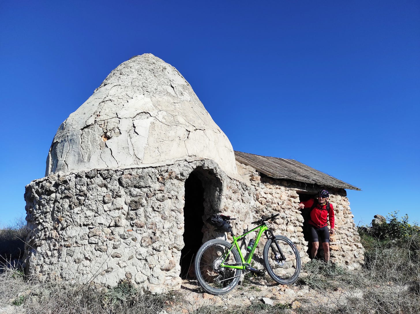 Cabaña del Quiñonero, un antiguo chozo de pastores reconstruido.
