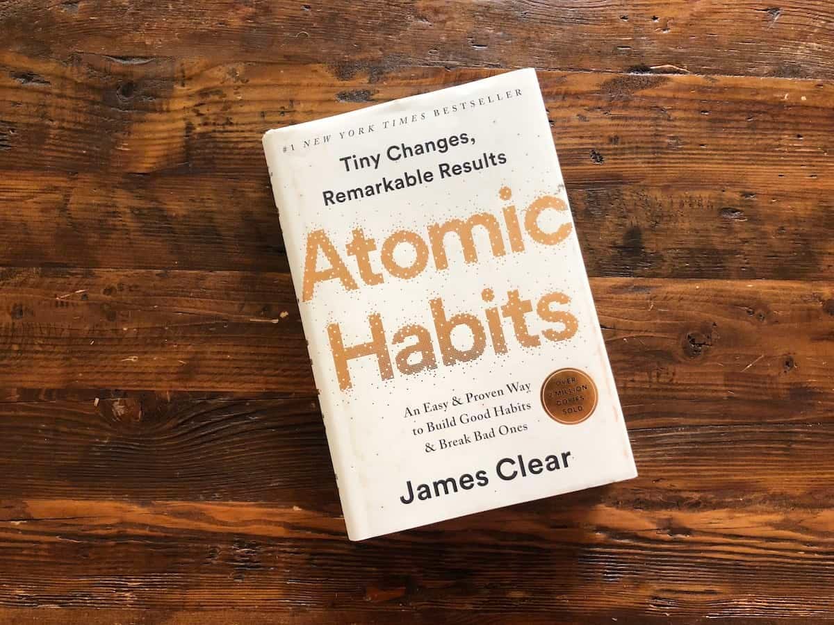 Résumé des habitudes atomiques : tous les points clés de James Clear