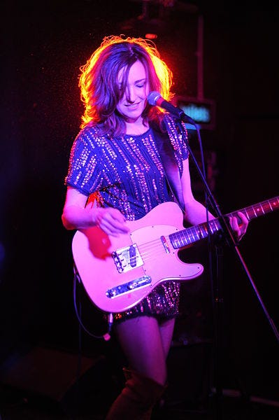 File:Viv Albertine.jpg