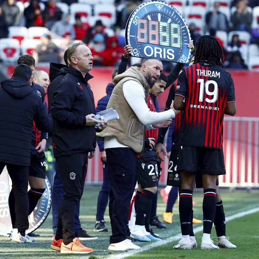 https://www.lequipe.fr/_medias/img-photo-jpg/didier-digard-echange-avec-khephren-thuram-lors-du-match-face-a-lille-dimanche-a-nice-1-0-f-porcu-l-equipe/1500000001741782/383:5,1744:1365-828-828-75/1014f