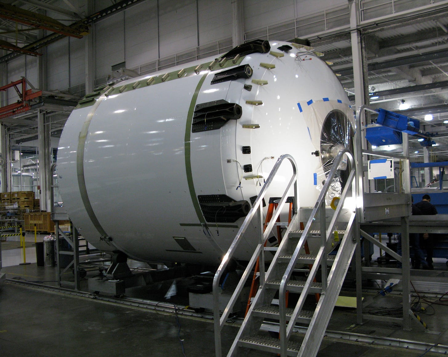 File:Falcon 9 second stage fuel tank.jpg - Wikimedia Commons