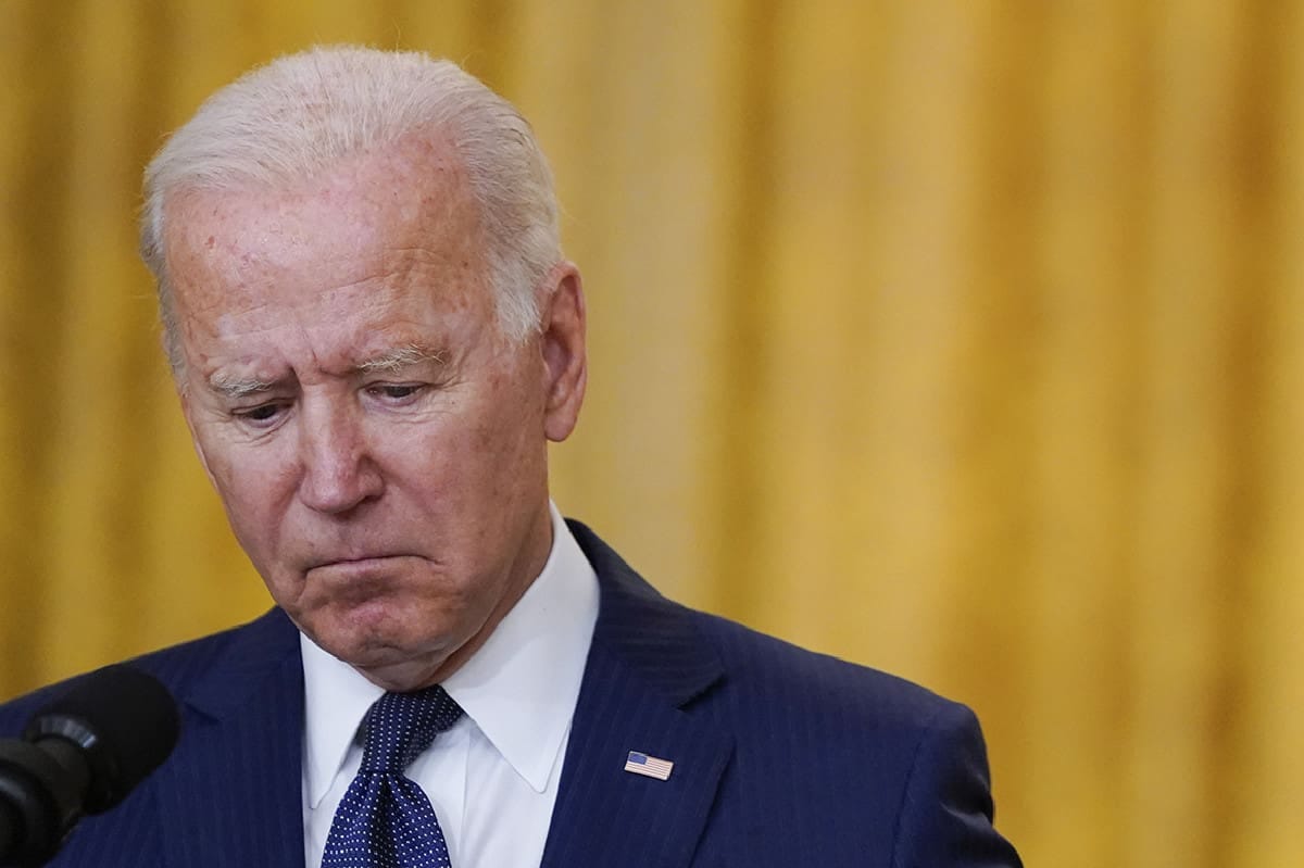 Mesmo após fortes rumores entre os Democratas, Casa Branca nega afastamento de Biden das eleições 