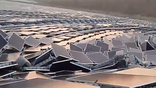 Storm damages world's largest floating solar plant in Madhya Pradesh.(X/Nandini K Oza)