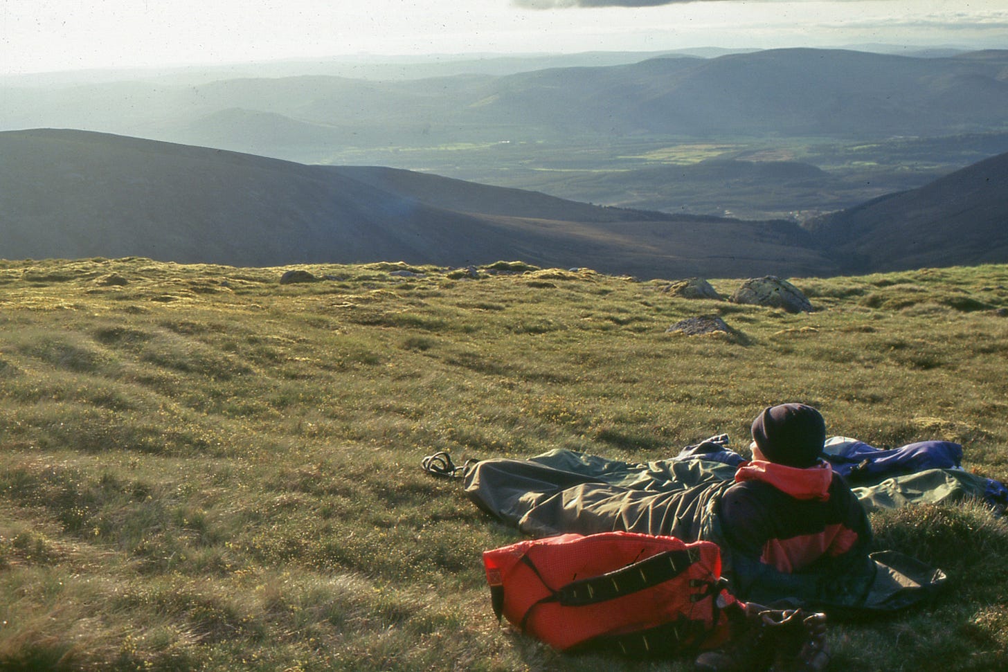 A human being seeking sleep on the plateau just below Breariach