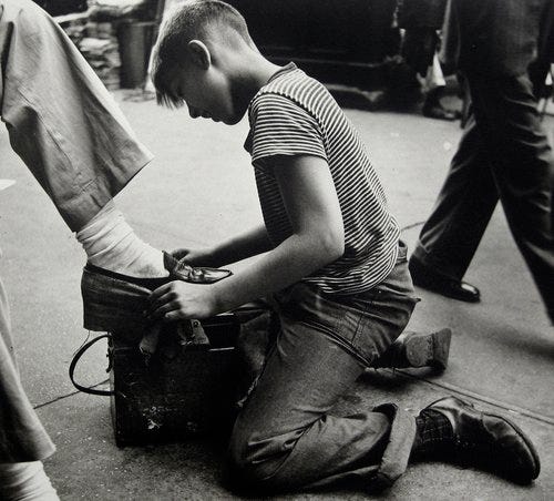 Historical picture of a shoeshine boy