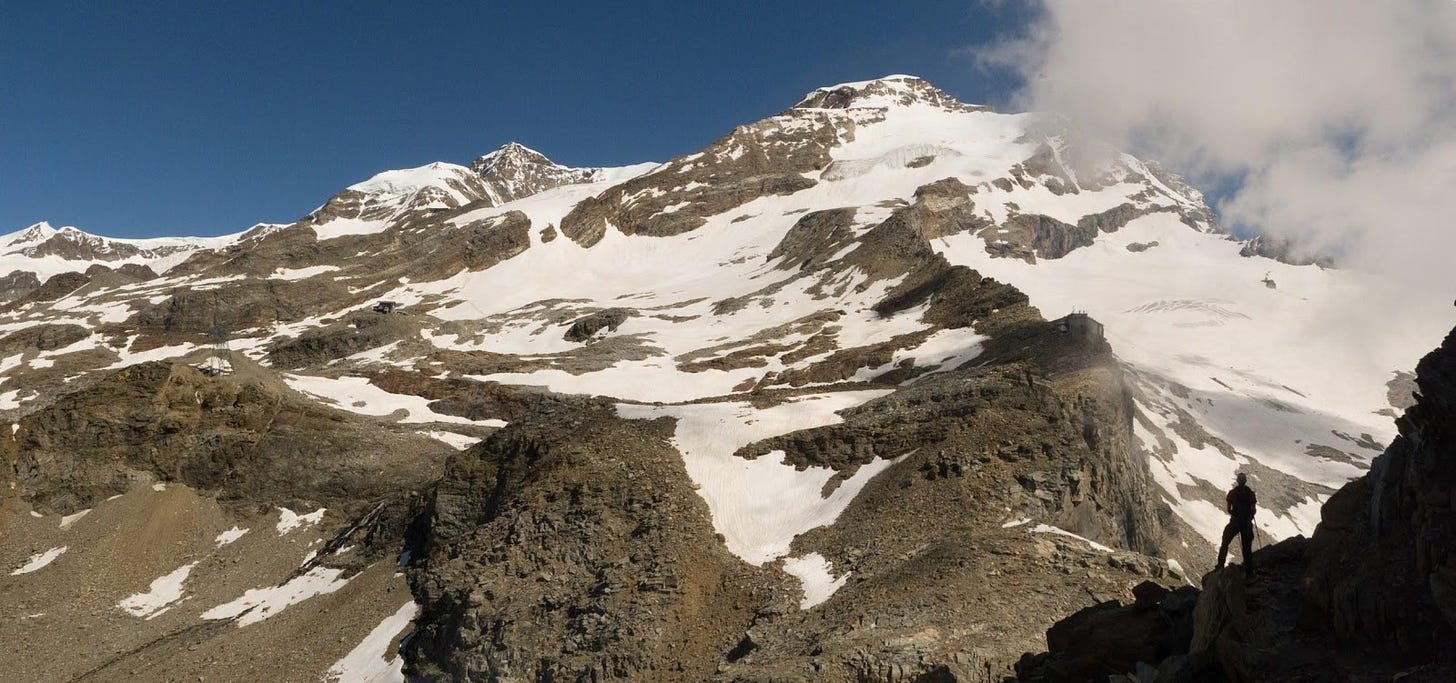 Vincentpiramid, seen on the Tour of Monte Rosa: Romantic, or what?