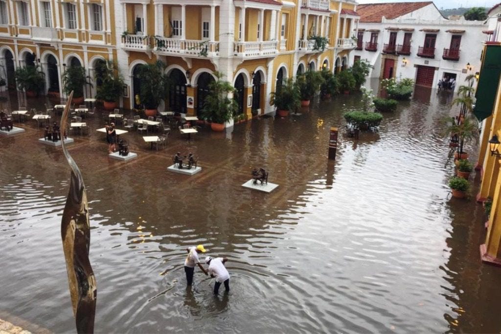Plaza san clavior pedro under flood waters - old cartagena