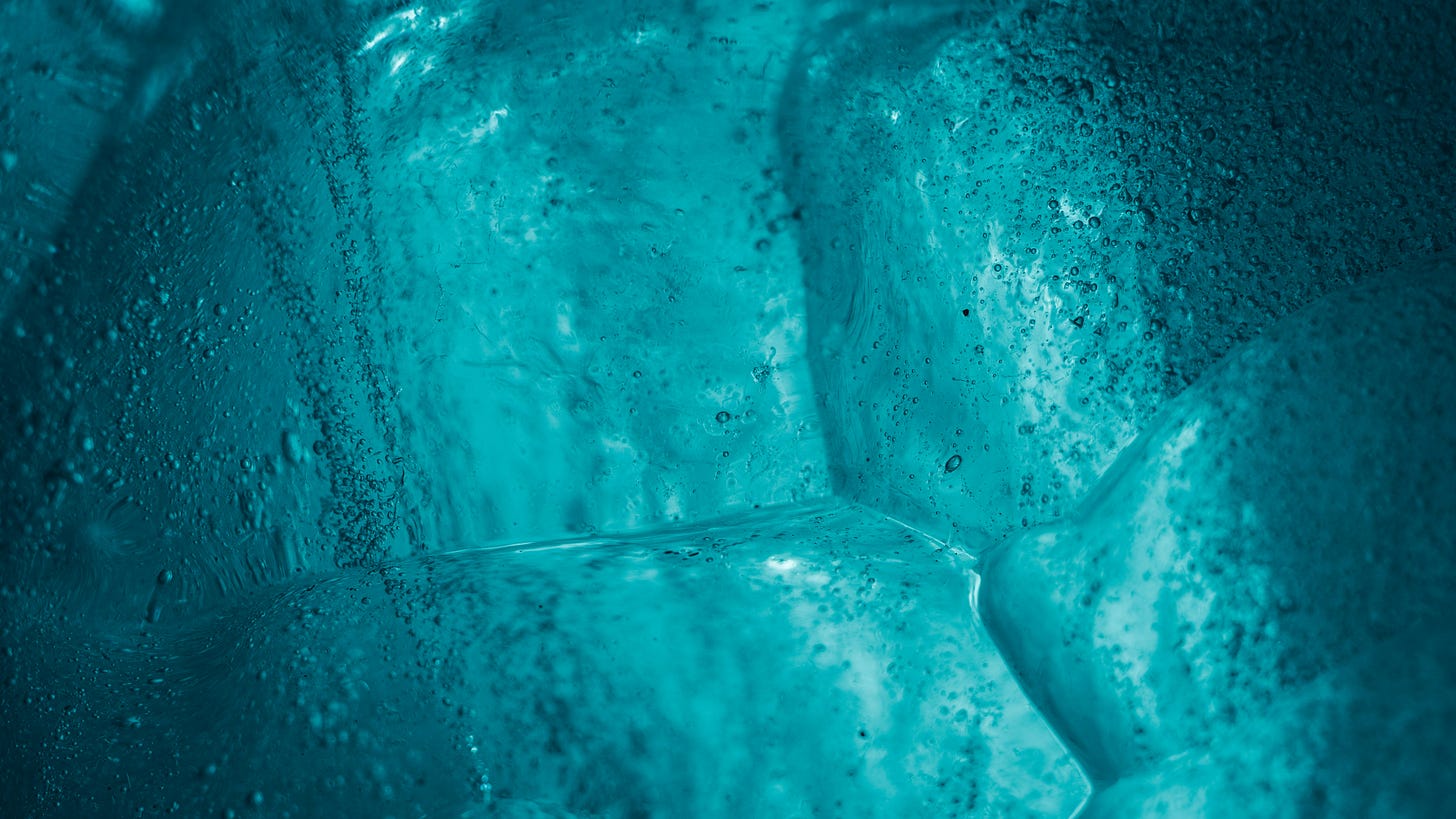 ghiaccio color turchese