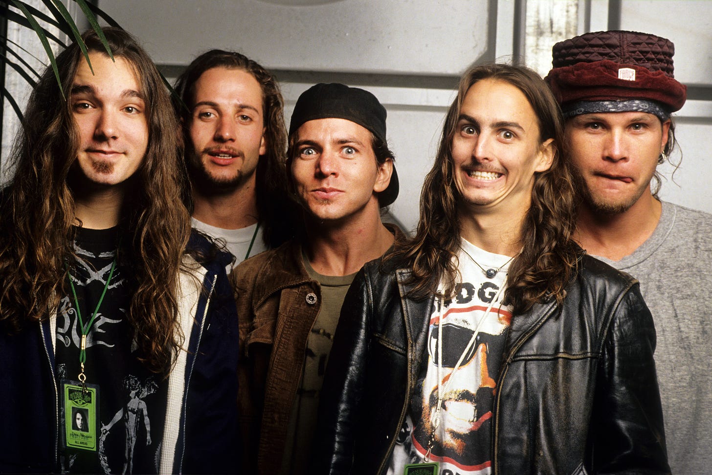 Pearl Jam Perform a Ferocious 'Alive' on the BBC in 1992 ...